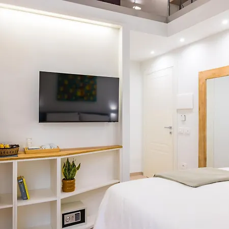 Borgo Vergini 4*